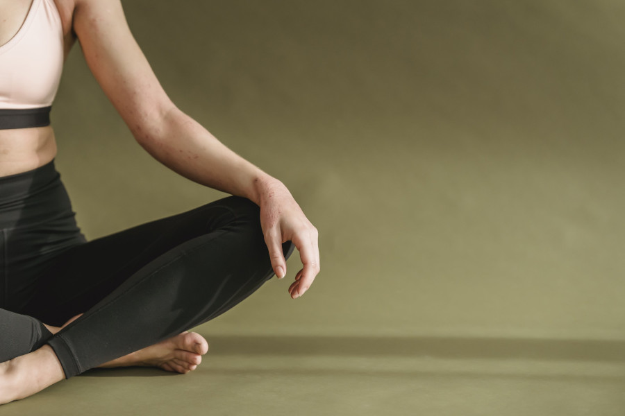 Yoga for Beginners: How to protect your knees